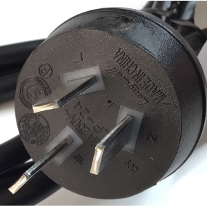 CABLE DE ALIMENTACION DE VOLTAGE ALTERNO CON ENCHUFE DE TRES PUNTAS  PARA MONITORES  Y TVS.   “NUEVO“ / ENCHUFE TIPO I Ó TIPO “AUSTRALIANO“ / 10A / 220V – 250 V / 3 CLAVIJAS / COMPATIBLE CON DIFERENTES DISPOSITIVOS 